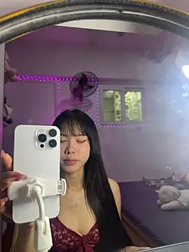 Lov3lily élő XXX-chatje