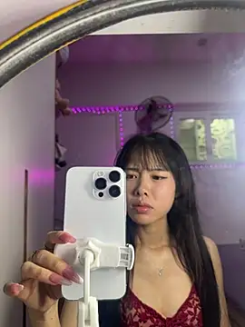 Lov3lily Chat XXX live