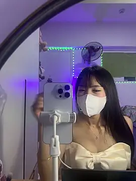 Lov3lily 网络视讯表演