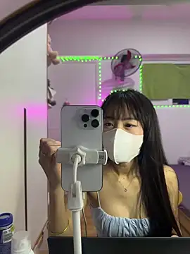 Lov3lily 网络视讯表演