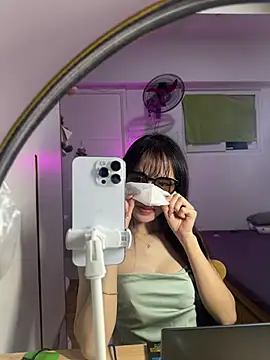 Lov3lily Show Webcam