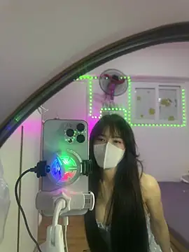 Lov3lily webkamerás műsora