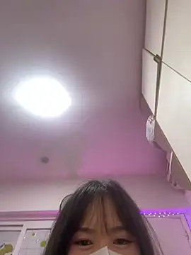 Lov3lily Chat XXX live