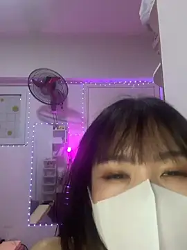 Lov3lily: απευθείας συνομιλία ΧΧΧ