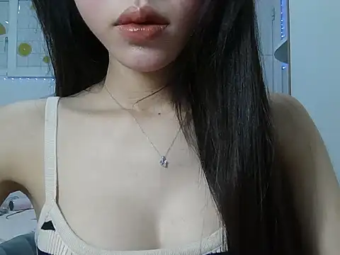 Lov3lily Chat XXX in diretta