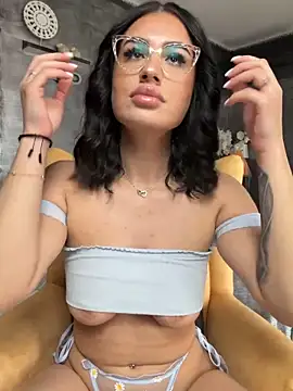 Chat XXX en directo de SelenaRhoades
