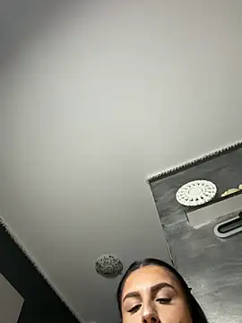 SelenaRhoades' Live Chat Room