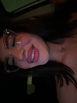 SelenaRhoades' Live XXX Chat