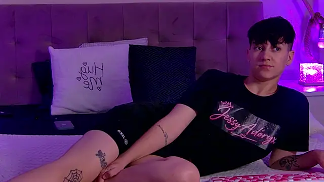 חדר צ'אט בשידור חי של JessyAdoryx