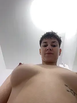 Pokazy przed kamerką – JessyAdoryx