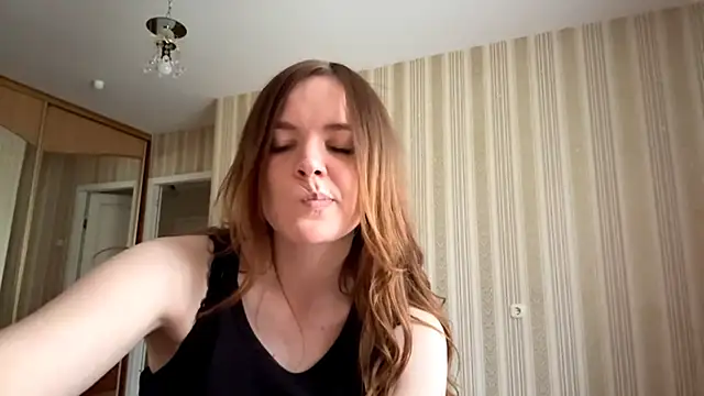 Show modela KeciaNelton na web-kameri