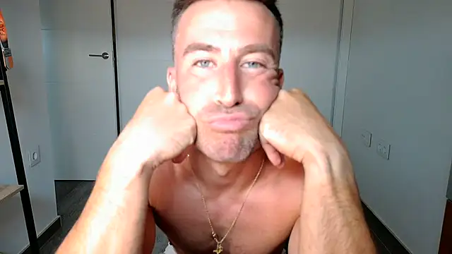 Show modela Turunner na web-kameri