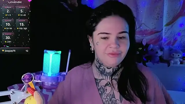 BigBootyHolly Webcam show
