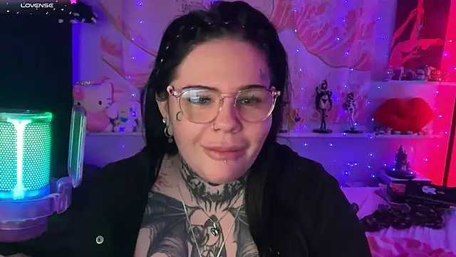 BigBootyHolly webcam show
