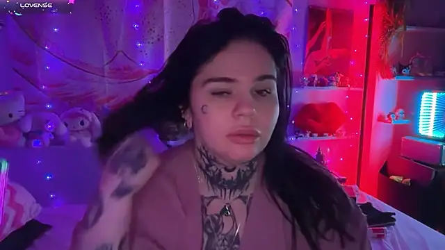 BigBootyHolly webcam show