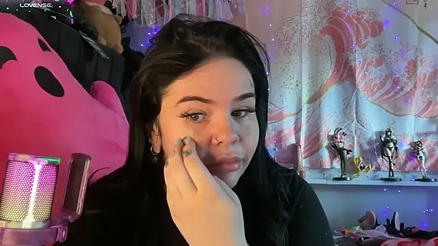 Show modela BigBootyHolly na web-kameri