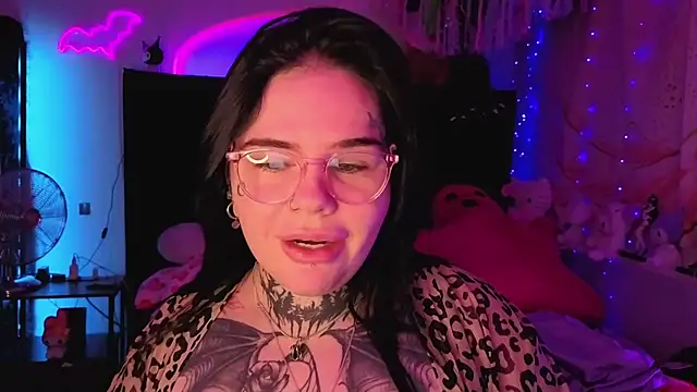 BigBootyHolly Webcamshow