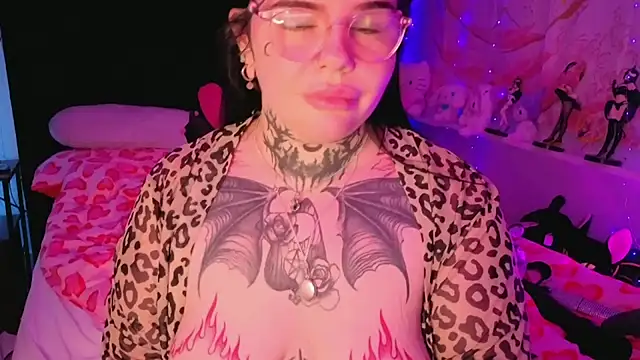 BigBootyHolly Webcam show