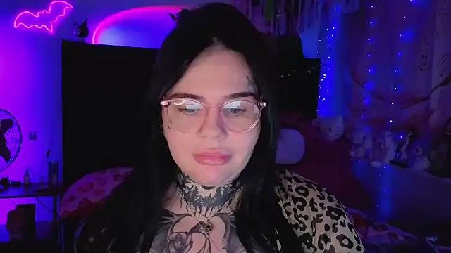 BigBootyHolly's Live Sex Cam Show