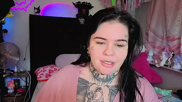 BigBootyHollyn Webbikameraesitys