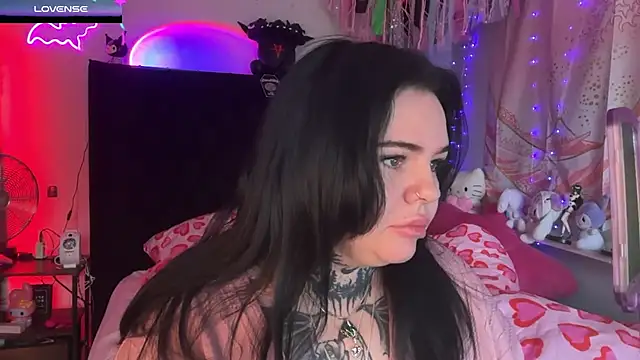 BigBootyHolly Show in webcam