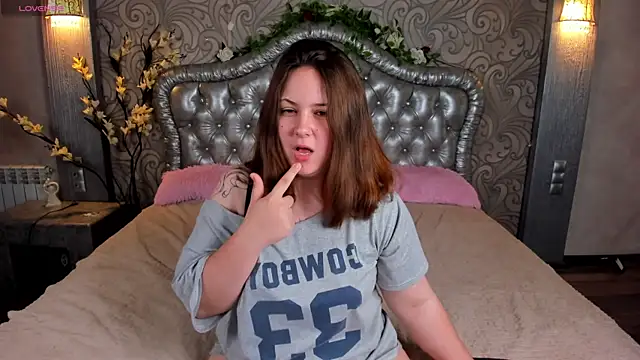 Chat +18 de MireyaLin ao vivo