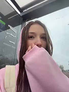 hiding-mila live XXX chat