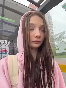 hiding-mila élő XXX-chatje