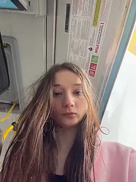 hiding-mila Live XXX Chat