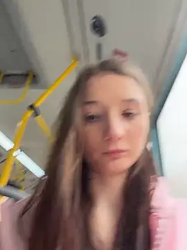 Živý XXX chat hiding-mila
