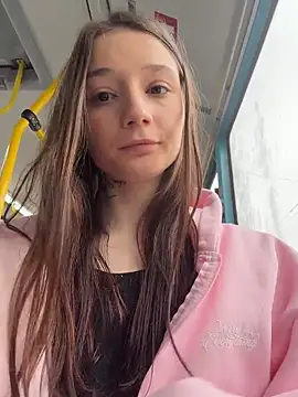 hiding-mila's Webcam Show