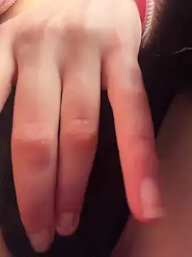 hiding-mila Webcam-Show