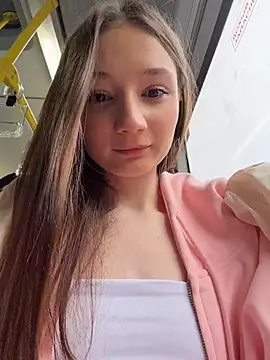 hiding-mila Webcam-Show