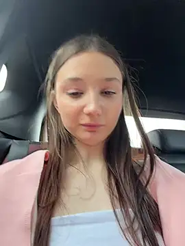 hiding-mila Webcam-Show