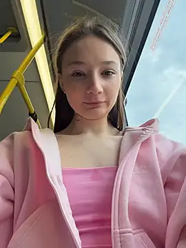hiding-mila's Webcam Show