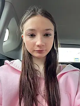 hiding-mila's Webcam Show