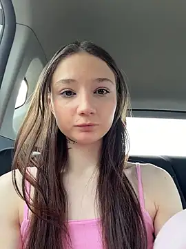 hiding-mila's Webcam Show