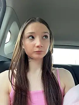 hiding-mila's Webcam Show