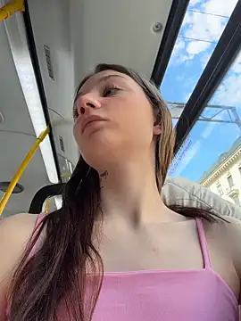 hiding-mila Webcam-Show