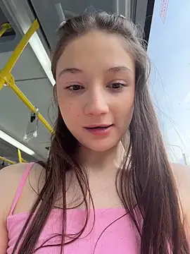 hiding-mila Show Webcam