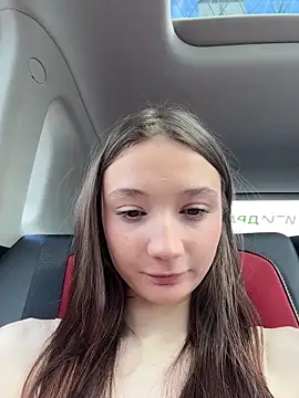 hiding-mila's Webcam Show