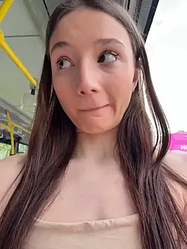 hiding-mila's Webcam Show