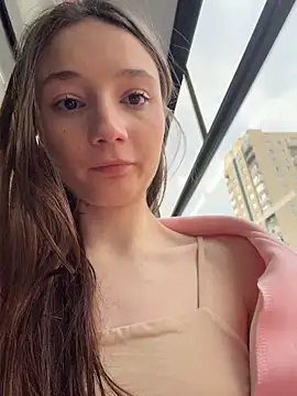 hiding-mila's Webcam Show