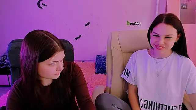 Adelina_xxx webkamerás műsora