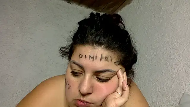 Velvetshadow_48 Adlı Modelin Canlı Sohbet Odası
