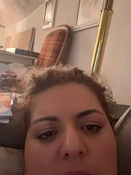 Velvetshadow_48 Adlı Modelin Canlı XXX Sohbeti