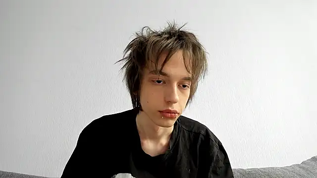 Pokazy przed kamerką – Nolan_Sagee
