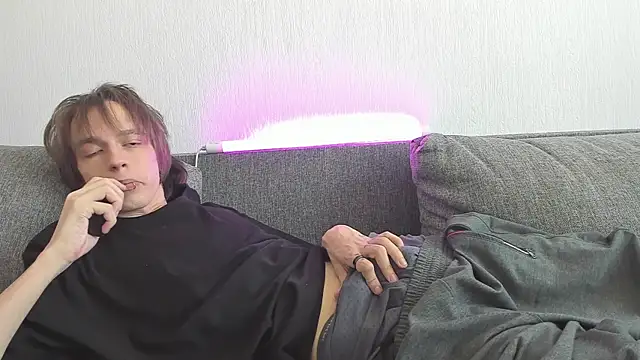 Nolan_Sagee Webcam-Show