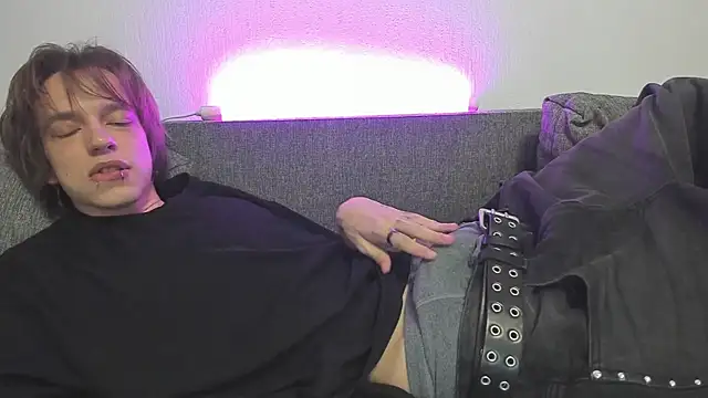 Nolan_Sagee Webcam Show