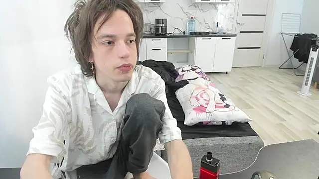Nolan_Sagee Pertunjukan Webcam